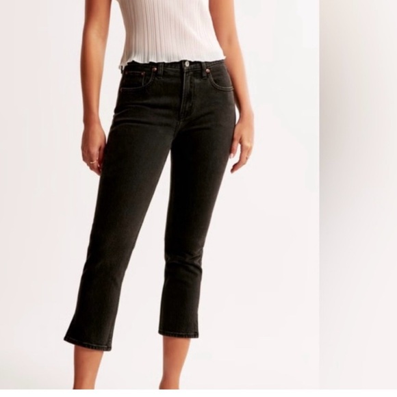Abercrombie & Fitch Denim - Abercrombie & Fitch Mid Rise Cropped Jeans size 29‎